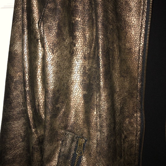 Jacket - Picture 3 of 6